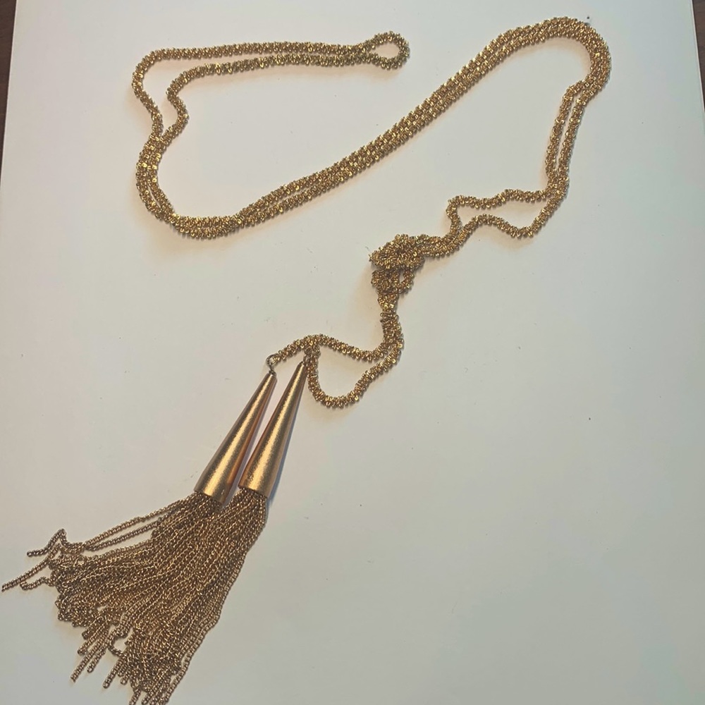 Kendra Scott necklace